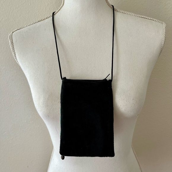 Embroidered Elephant Design Crossbody Bag - Picture 3 of 8